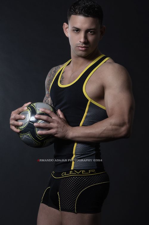 Male model photo shoot of Juan Reyes