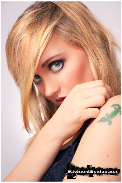 Female model photo shoot of Miz Mandy Dawson