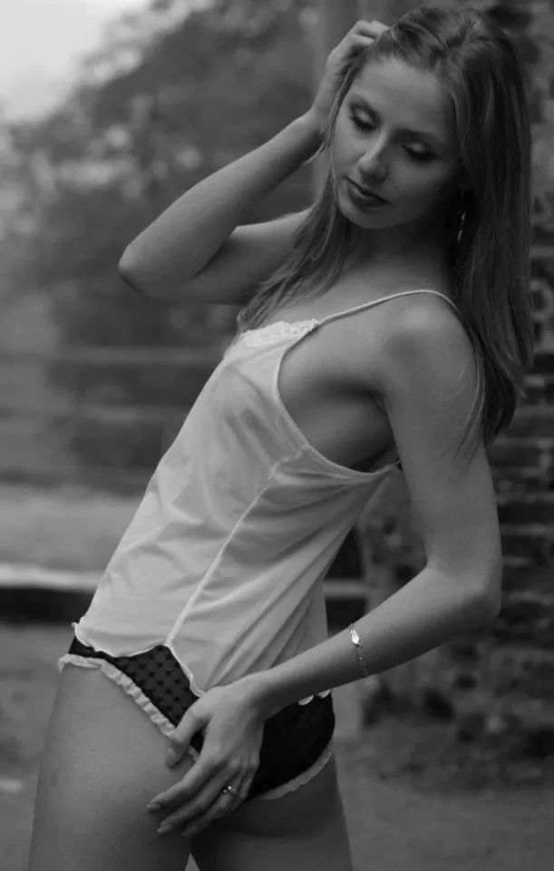 Female model photo shoot of Petka