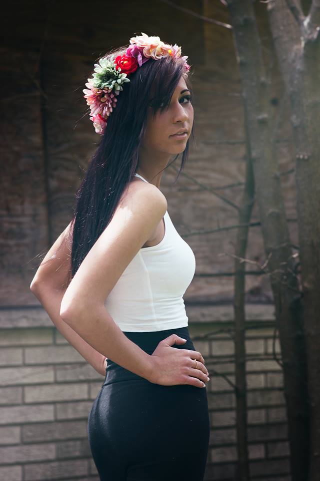 Female model photo shoot of Samthehamfoeva