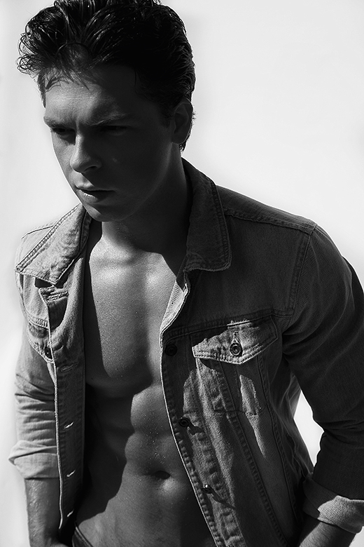 Male model photo shoot of DanielOconnel