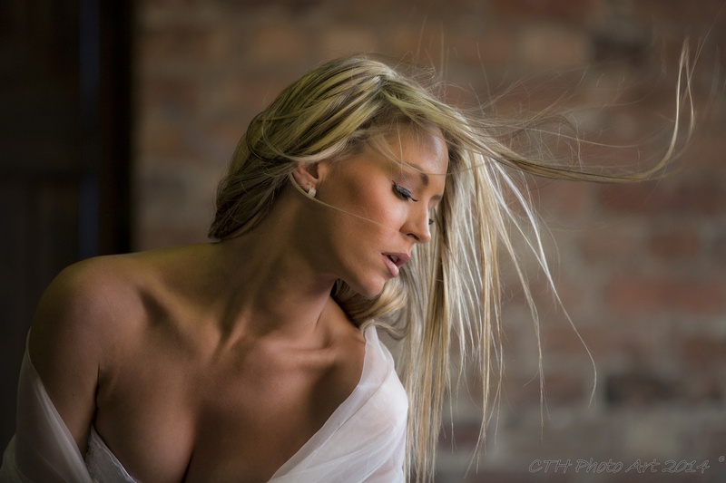 Female model photo shoot of Finn Aricci