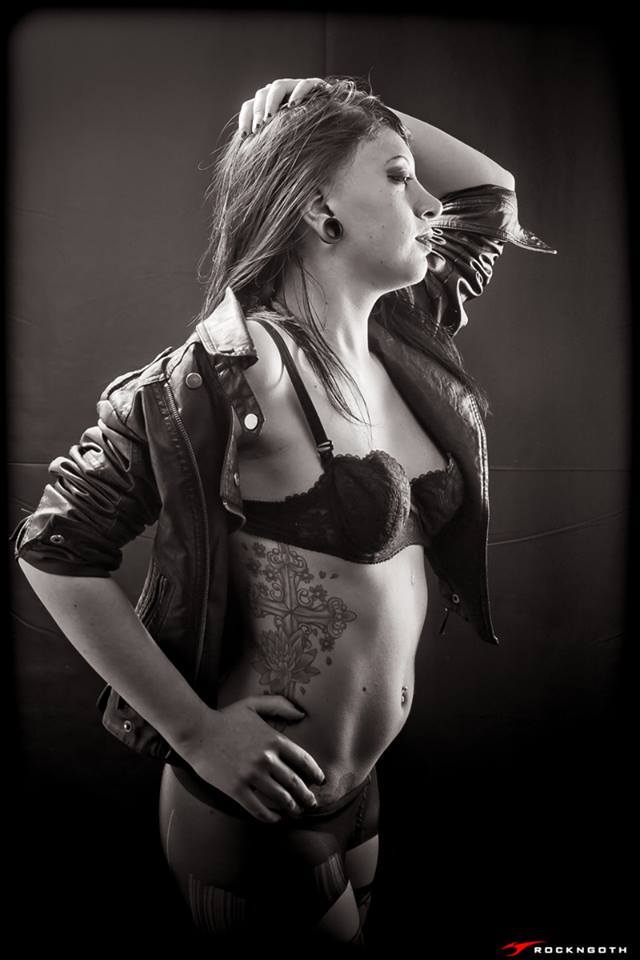 Female model photo shoot of Martina Valente