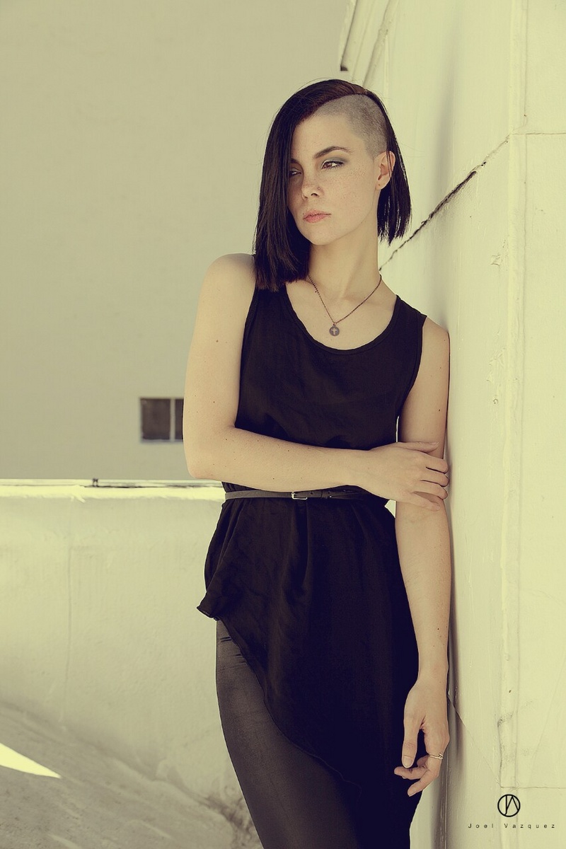 Female model photo shoot of Roezi by - - J O V A - -