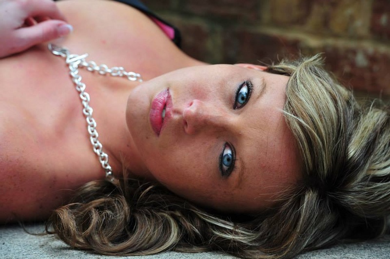 Female model photo shoot of Lindsey Guilliams