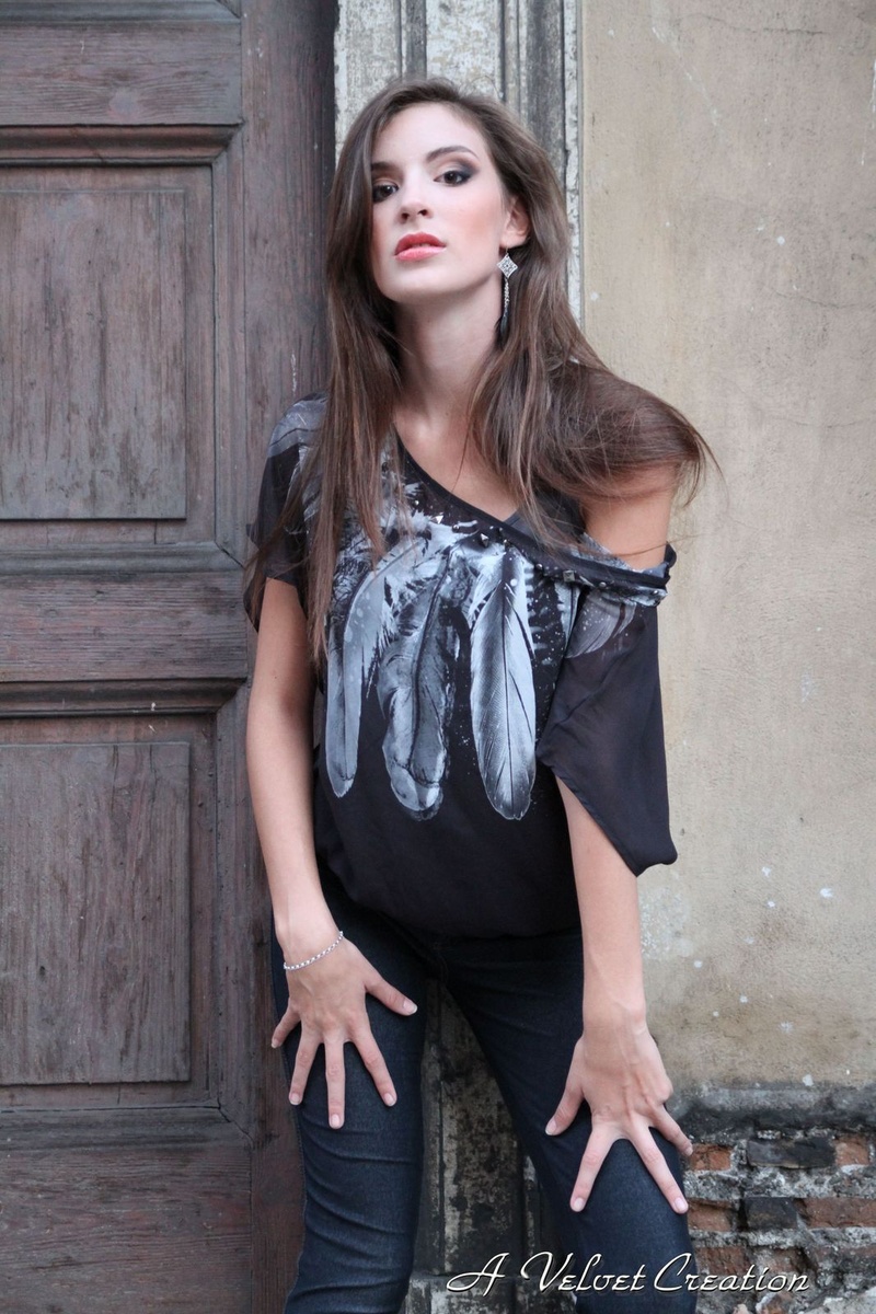 Female model photo shoot of Olivia-P in Nice