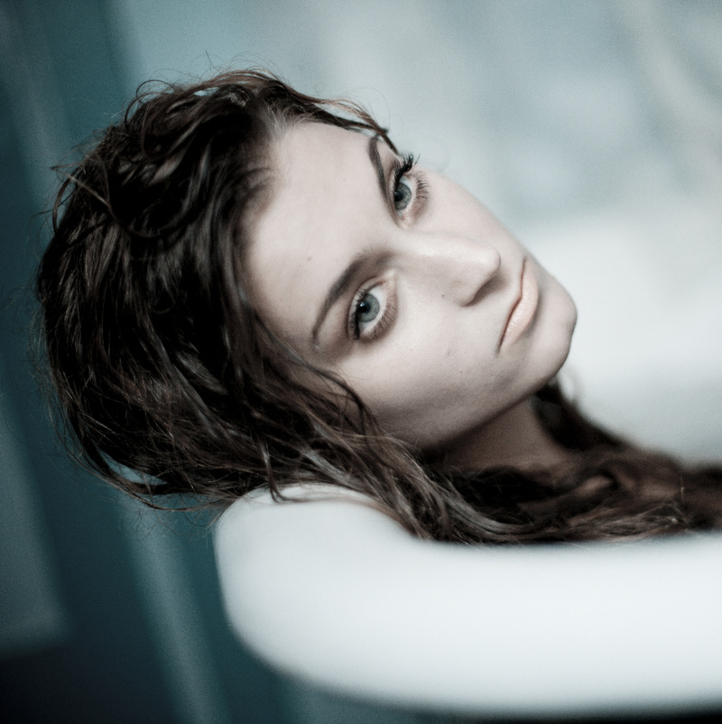 Female model photo shoot of velvetdavinci