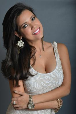 Female model photo shoot of Milena Santos