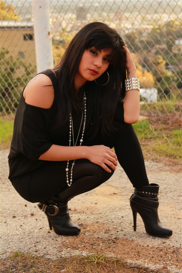 Female model photo shoot of Raelene Garcia 
