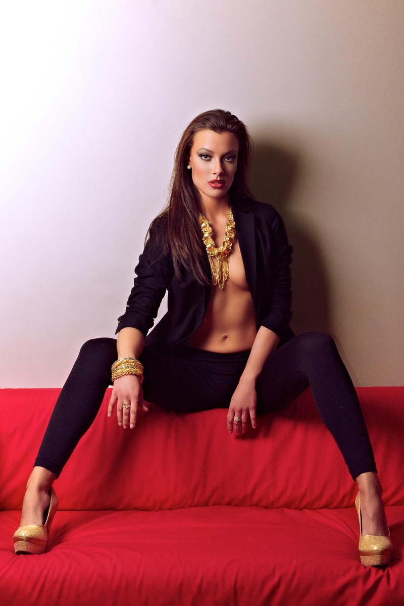 Female model photo shoot of Alexandria Adelle