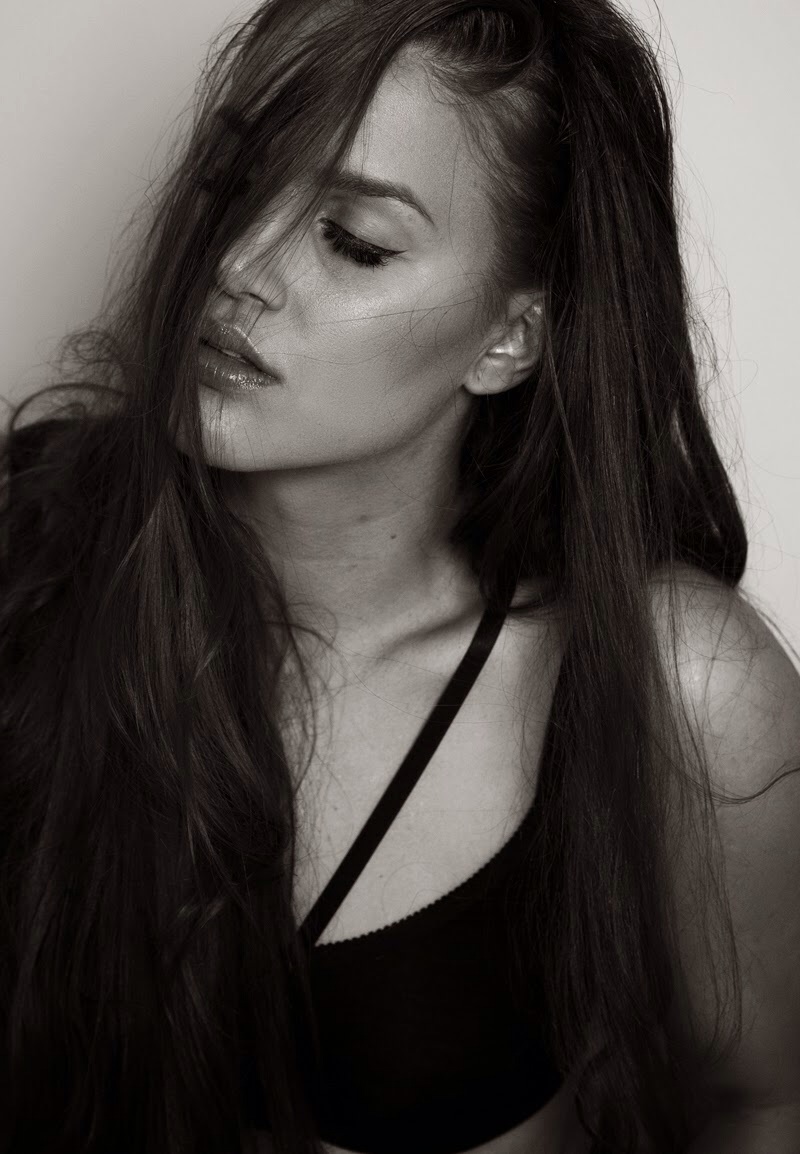 Female model photo shoot of Tamara Matecic