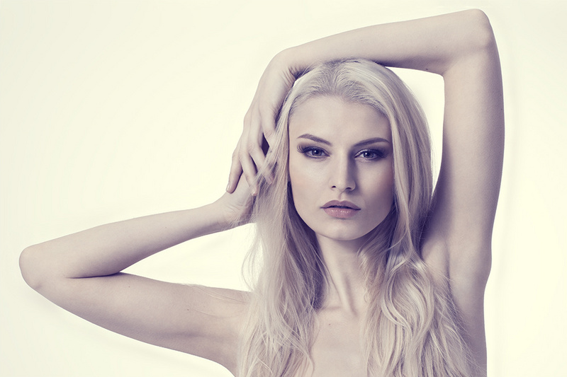 Female model photo shoot of Nikki_Rotunda by Matthias Dittrich