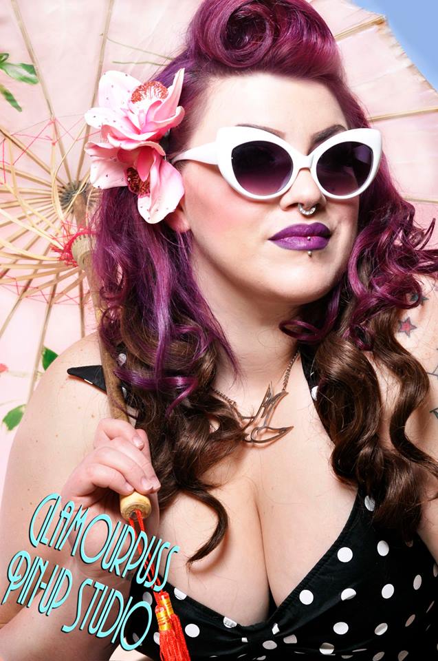 Female model photo shoot of Wynona Revolver