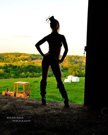 Female model photo shoot of Devin Le in Ohio