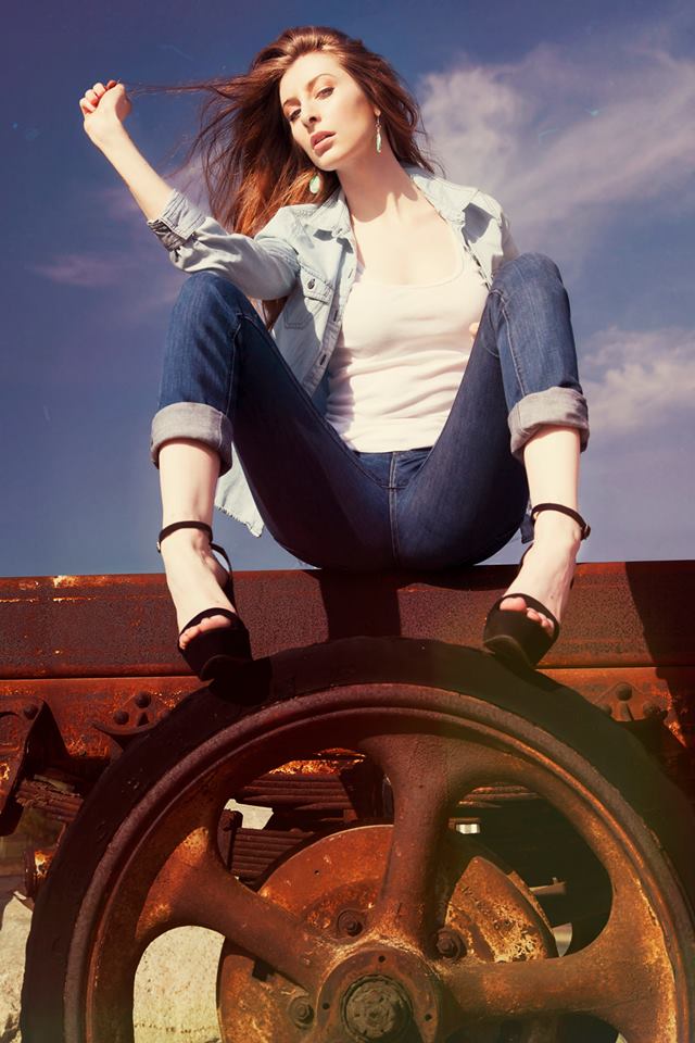 Female model photo shoot of Jessica Rogan by Angel Bousquet