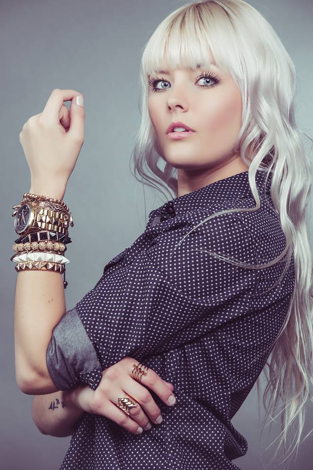 Female model photo shoot of Leiann Nicole