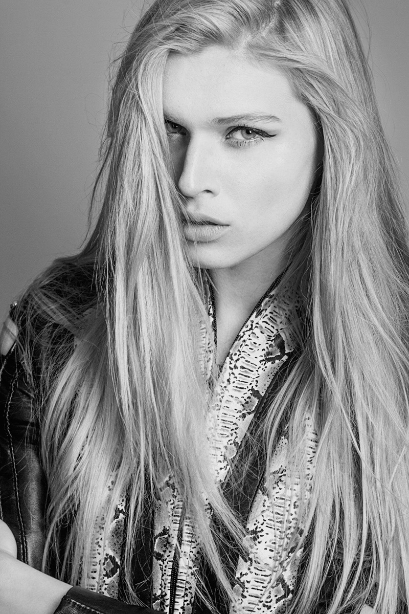 Female model photo shoot of Stefi Novi
