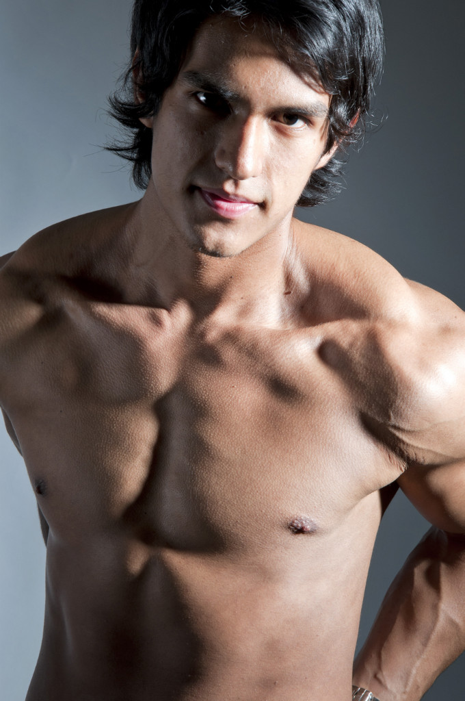 Male model photo shoot of Giovanny Verano
