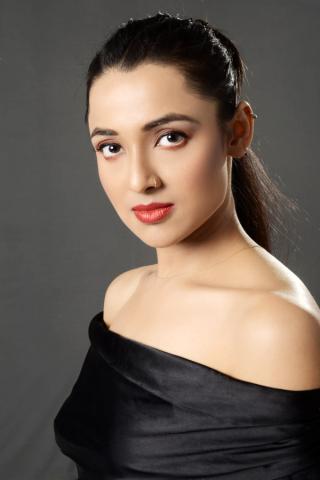 Female model photo shoot of nehaarora