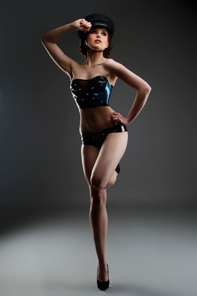 Female model photo shoot of Odette Niemand