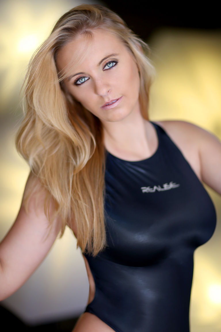 Female model photo shoot of Rachel Peller by -Oz
