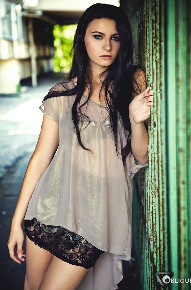 Female model photo shoot of Ashleydmjmodel