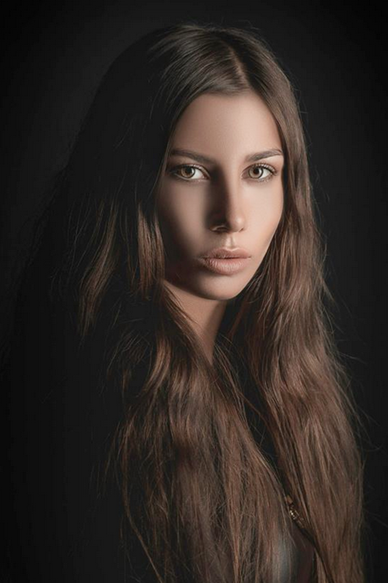 Female model photo shoot of donielladavy