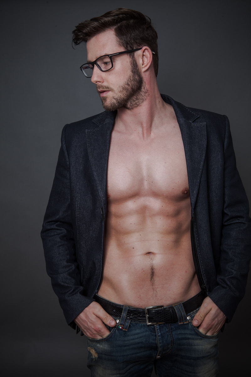 Male model photo shoot of Osman Gazioglu
