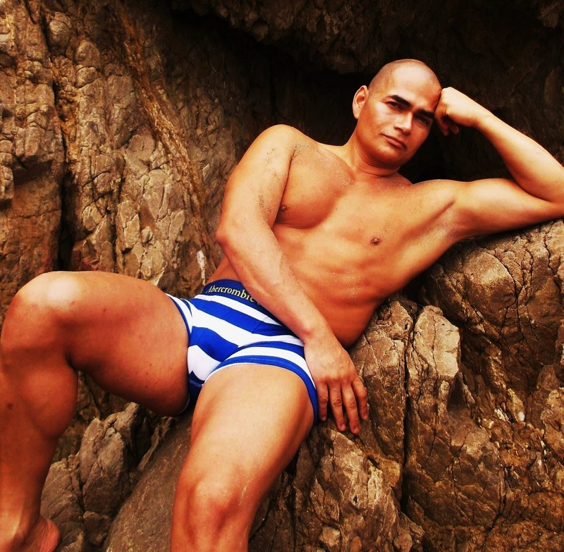 Male model photo shoot of Rigo Obezo