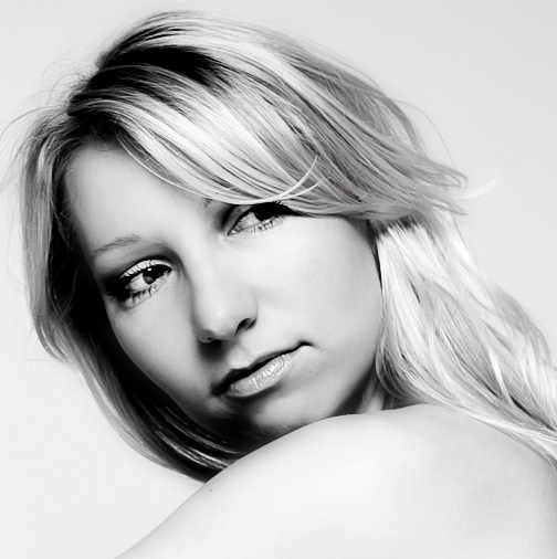 Female model photo shoot of Tatiana Reukova