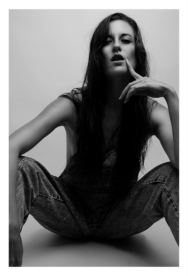 Female model photo shoot of Jamie Rivera HMU