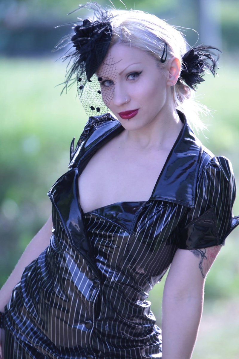 Female model photo shoot of ilax