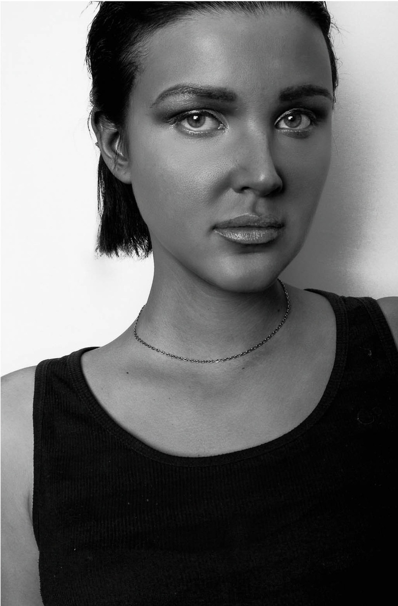 Female model photo shoot of holw in london
