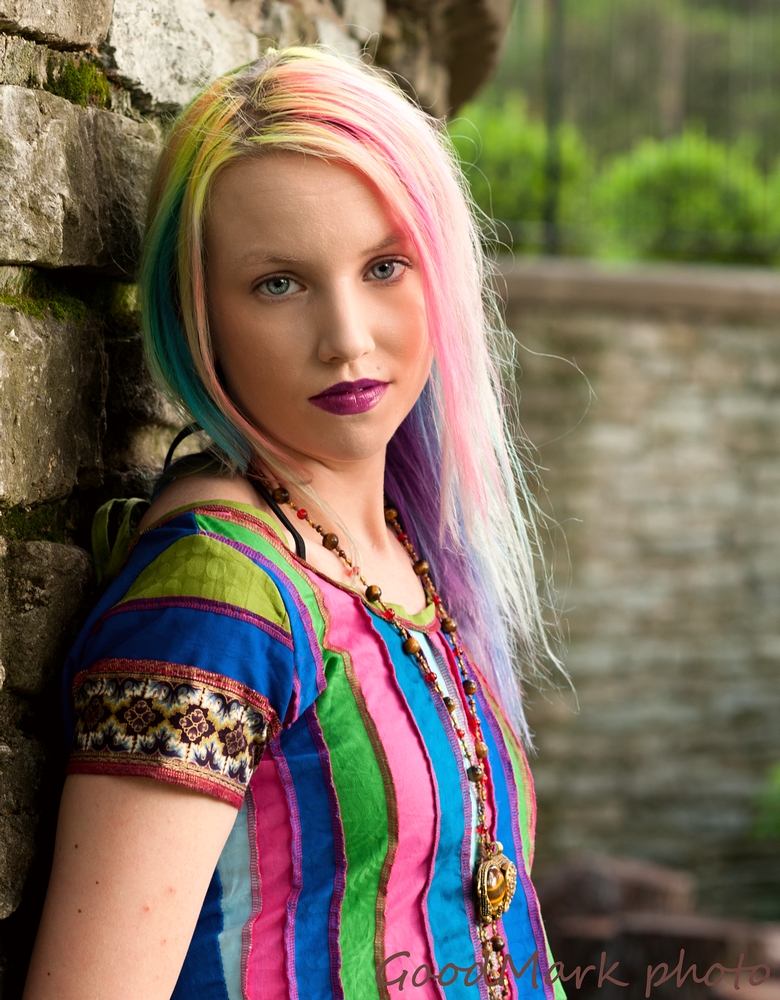 Female model photo shoot of Raven Rainbows