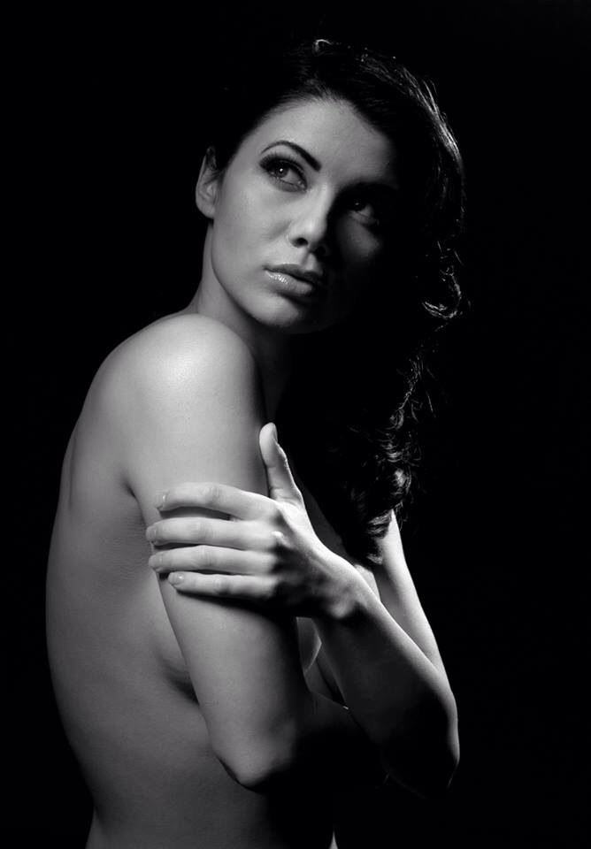 Female model photo shoot of Michelle Perez Fotos
