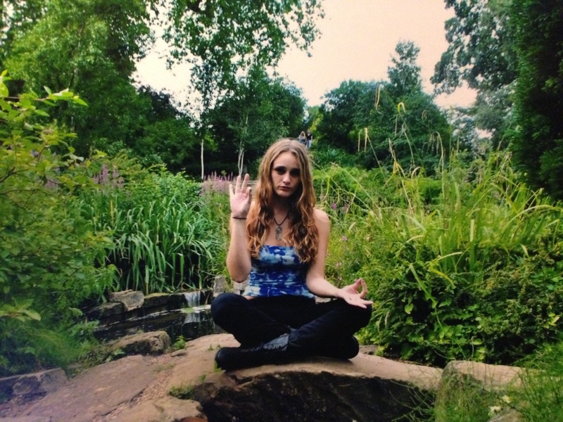 Female model photo shoot of Natalie_h in London- Queen's Garden