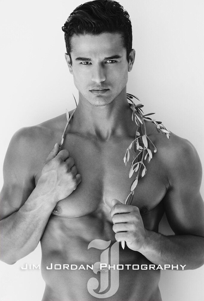 Male model photo shoot of Rafael Vida