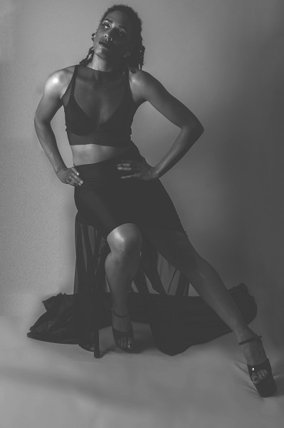 Female model photo shoot of Tiffani Savage