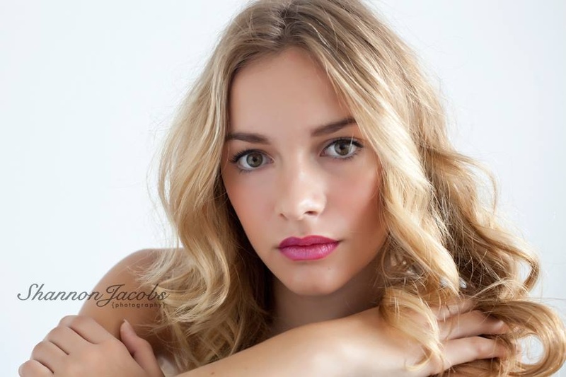 Female model photo shoot of lauren_stephens_stylist