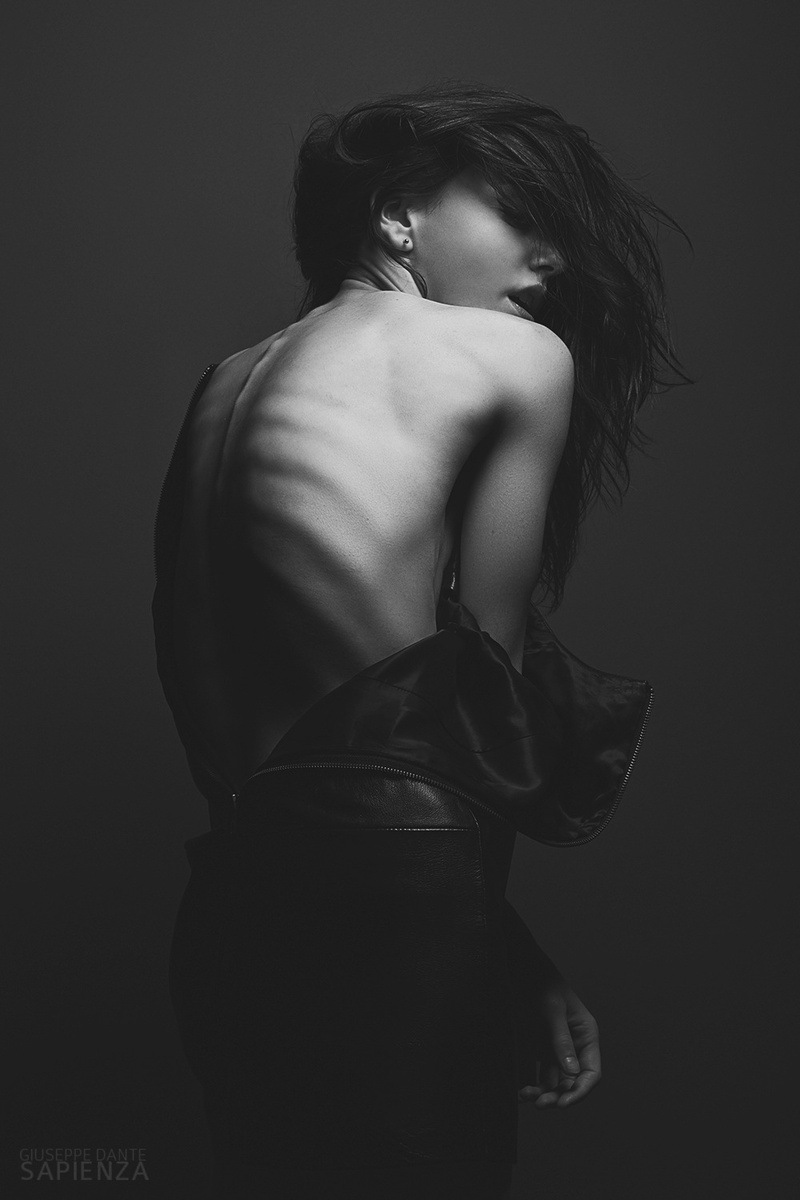 Female model photo shoot of LyrahK by giuseppe dante sapienza