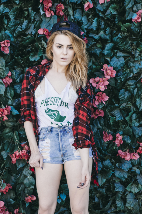 Female model photo shoot of Lexy Rae by mollyadams in Melrose Ave, June 2014