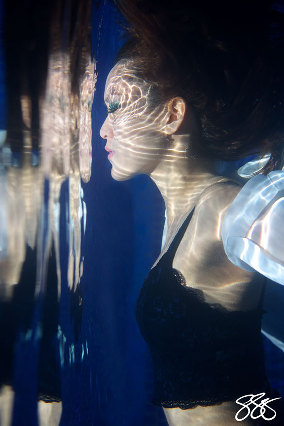 Male model photo shoot of Glenn Yoza Photos in Underwater
