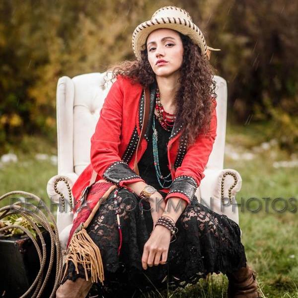 Female model photo shoot of Anessa Monae