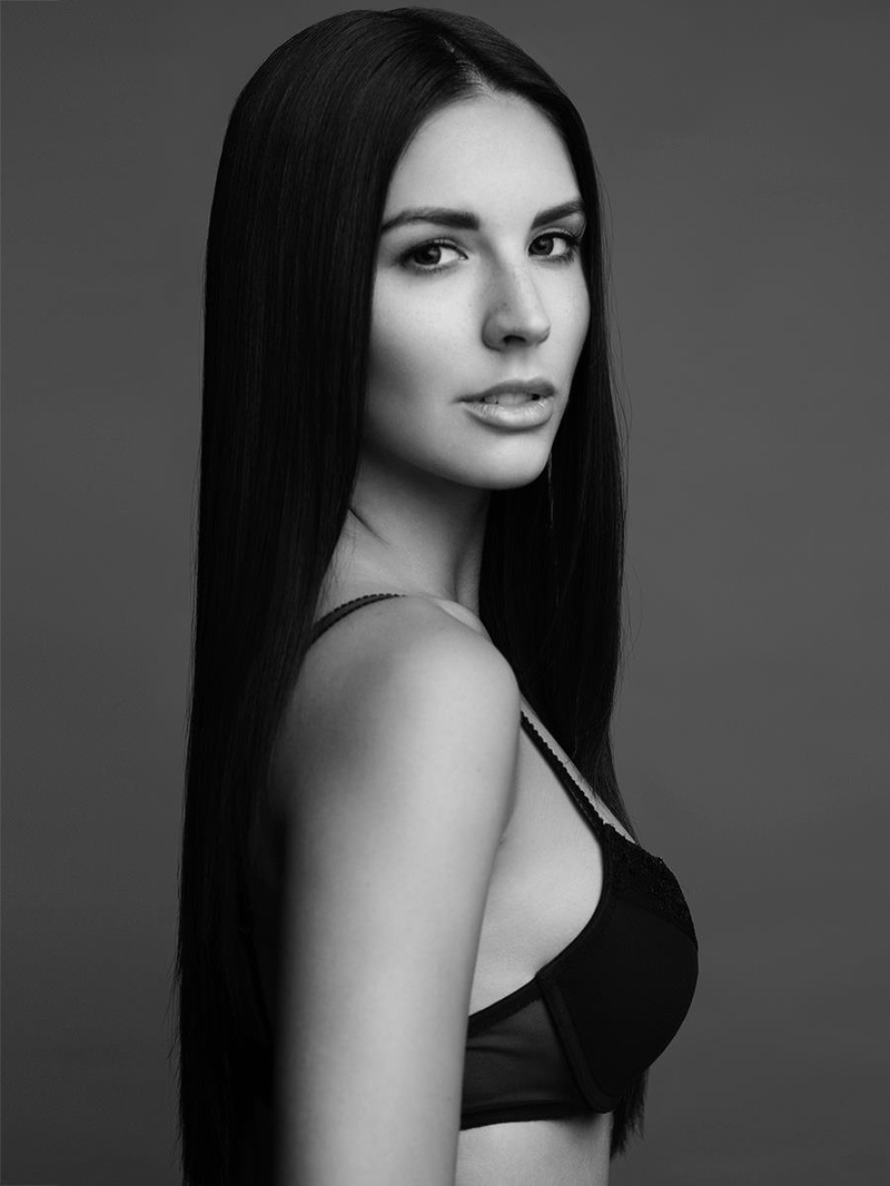 Female model photo shoot of Hair Stylist Keioffa in Jacksonville, FL