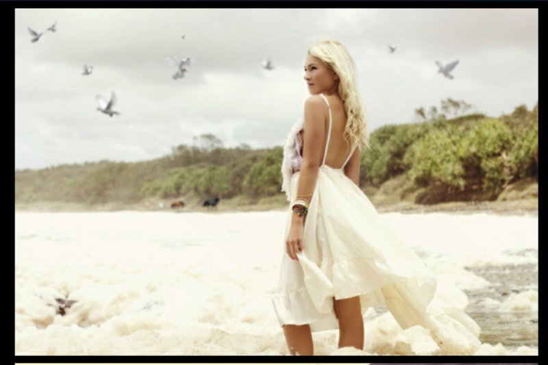 Female model photo shoot of Chrissyhulsby in Byron Bay