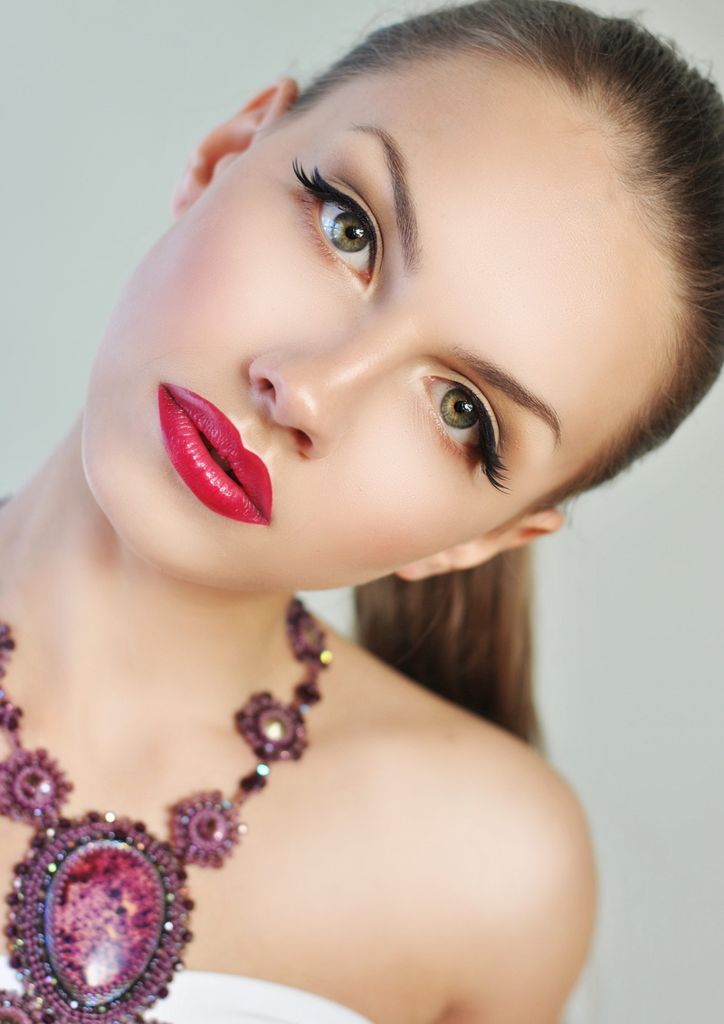 Female model photo shoot of Yuliya Danko