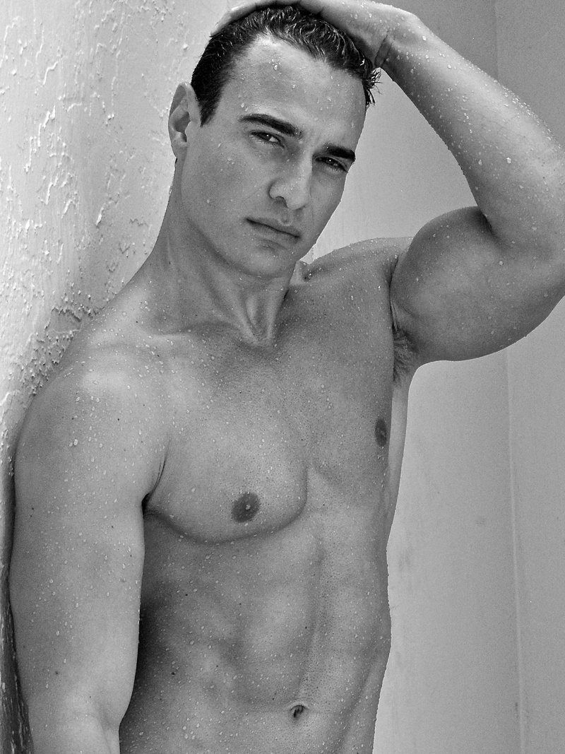 Male model photo shoot of Hectormartinez in Miami