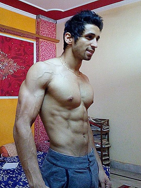 Male model photo shoot of Sharad TanejaFotography