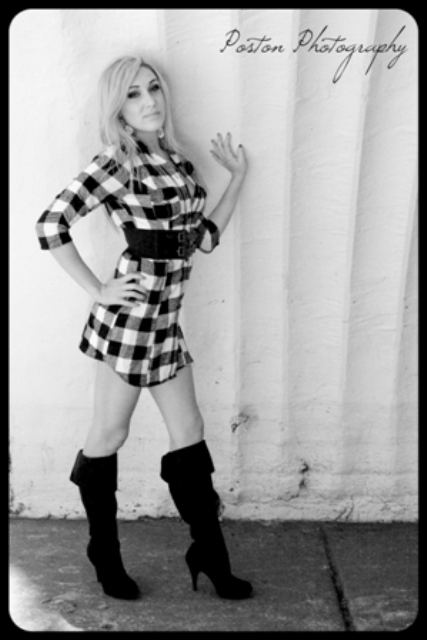 Female model photo shoot of NickiLaree