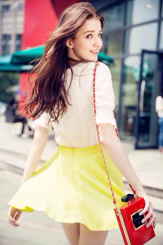 Female model photo shoot of Annkelia in Hangzhou